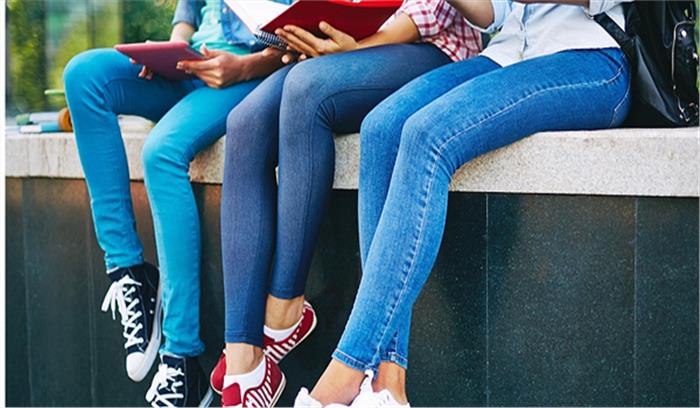 श्रम विभाग का फरमान, कर्मचारी ड्यूटी के दौरान जींस और टी-शर्ट पहनकर न आएं