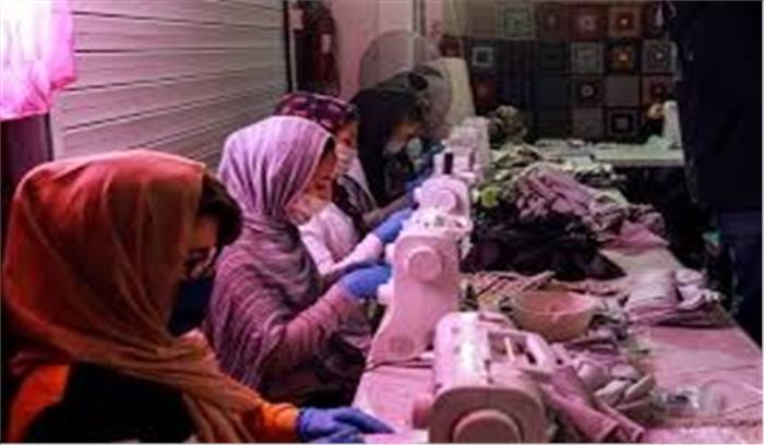 प्रवासी श्रमिकों ने शिविरों में तैयार किए कपड़े के मास्क