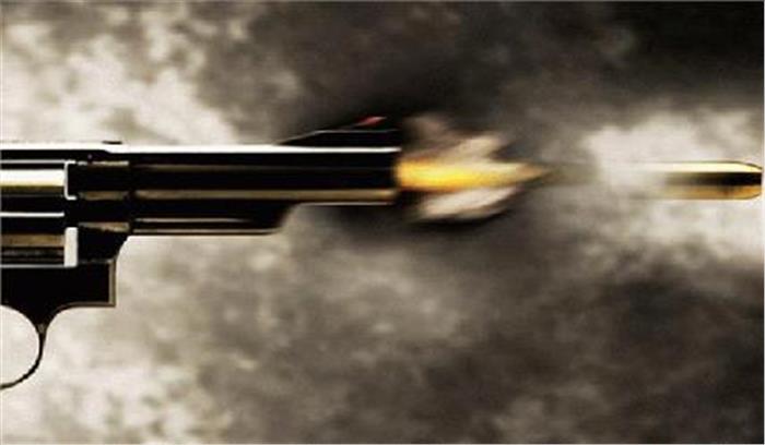 अलवर में गोली लगने से महिला घायल