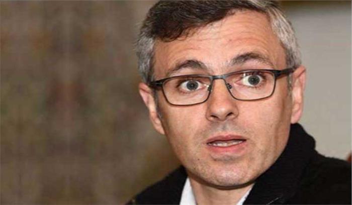 बच्ची के साथ दुष्कर्म मामले पर उमर ने सहवाग पर कसा तंज बच्ची के साथ दुष्कर्म मामले पर उमर ने सहवाग पर कसा तंज