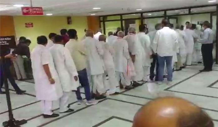 राजस्थान में राज्यसभा चुनाव के लिए मतदान शुरू राजस्थान में राज्यसभा चुनाव के लिए मतदान शुरू