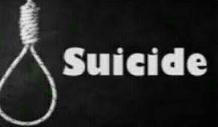 एक इलेक्ट्रॉनिक्स शोरूम के संचालक ने की आत्महत्या