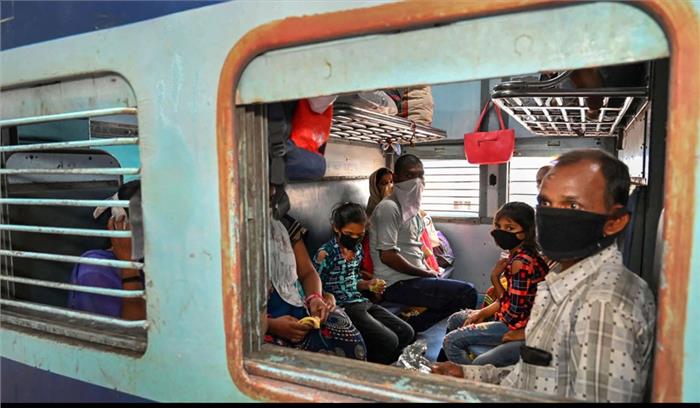 राजस्थान : ट्रेन के आगे कूद कर तीन ने खुदकुशी की