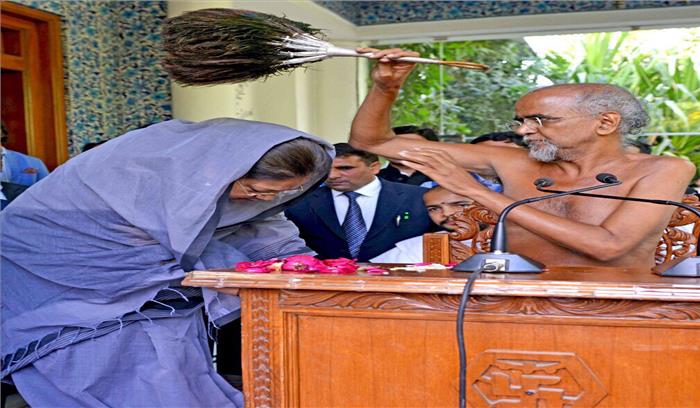 जैन मुनि तरुण सागर के निधन पर वसुंधरा राजे ने जताया शोक