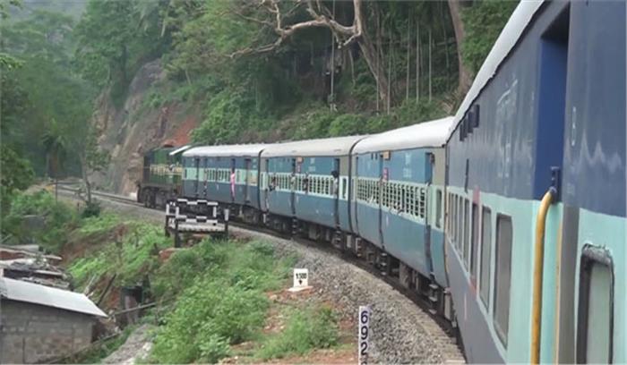 केरल में सेन्गोट्टई और पुनालुर के बीच रेल लाइन का उद्घाटन​​​​​​​