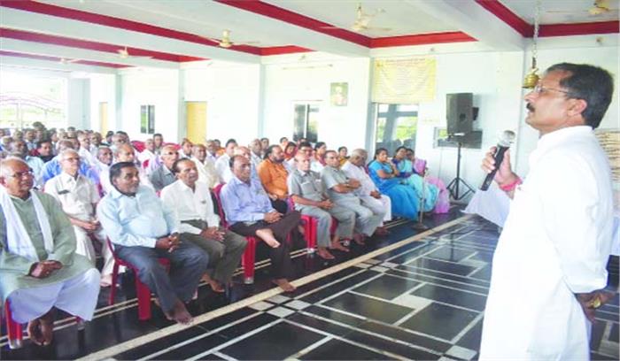 शिक्षक गीली मिट्टी को संवारने वाला कुंभकार होता है: उपाध्याय शिक्षक गीली मिट्टी को संवारने वाला कुंभकार होता है: उपाध्याय