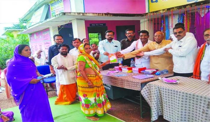 ग्राम पाण्डुका से आर्थिक गणना के द्वितीय चरण का कार्य प्रारम्भ