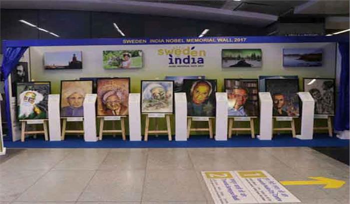 राजीव चौक पर भारतीय नोबल पुरस्कार विजेताओं के फोटो