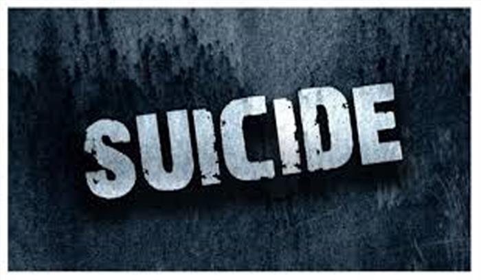 गुजरात : एसपी कार्यालय परिसर में युवक ने की आत्महत्या की कोशिश गुजरात : एसपी कार्यालय परिसर में युवक ने की आत्महत्या की कोशिश