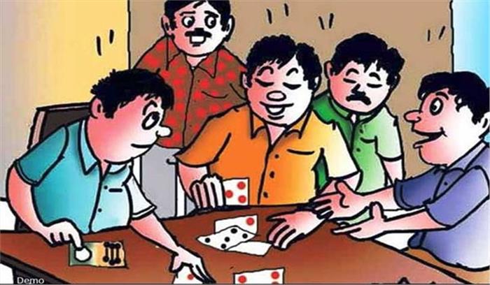 गुजरात में तीन महिलाओं सहित 31 जुआरी को किया गिरफ्तार