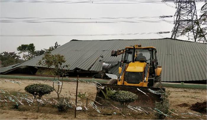 जीडीए ने तोड़ा राम रहीम का आश्रम