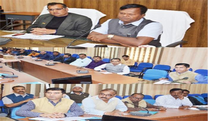 वनांचल एवं संवेदनशील क्षेत्रों के सड़क निर्माण कार्यों को शीघ्र पूरा कराएं : कलेक्टर