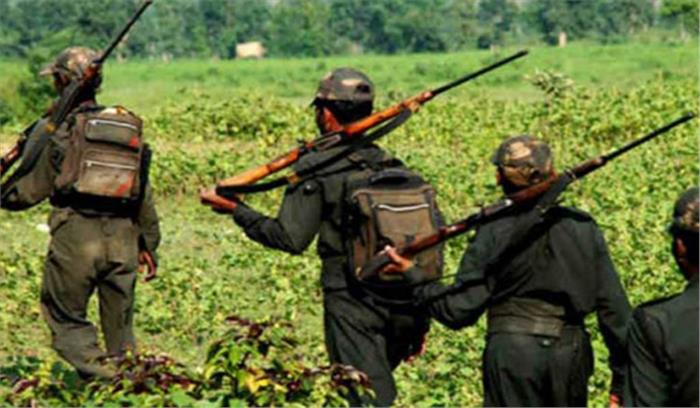 नक्सलियों ने मुखबिरी के शक में ग्रामीण को मारी गोली नक्सलियों ने मुखबिरी के शक में ग्रामीण को मारी गोली