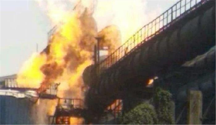 छत्तीसगढ़ के ऑयल फैक्ट्री में विस्फोट से कर्मचारी झुलसा छत्तीसगढ़ के ऑयल फैक्ट्री में विस्फोट से कर्मचारी झुलसा