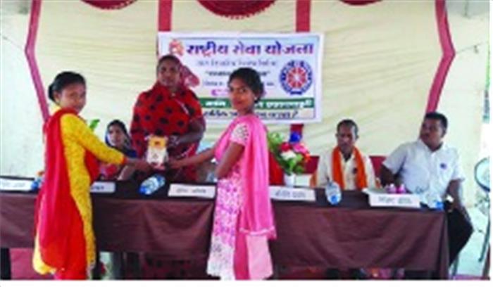 ग्राम केसला में सात दिवसीय रासेयो शिविर प्रारंभ