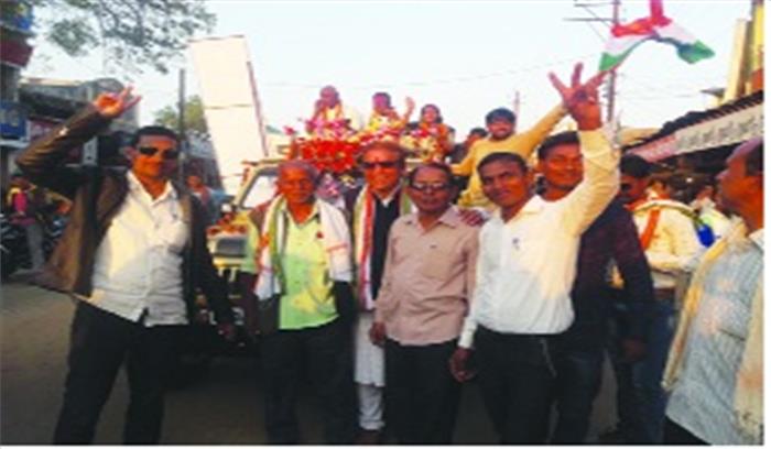 डोंगरगांव में दलेश्वर के विजय जूलूस में उमड़ी भीड़