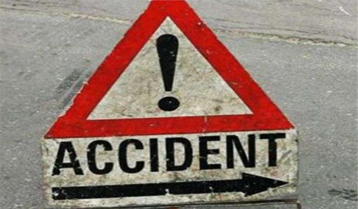 सड़क दुर्घटना में हॉकी कोच की मौत,तीन घायल