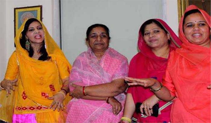 राजपूत समाज की महिलाएं पद्मावती फिल्म के विरोध में उतरी