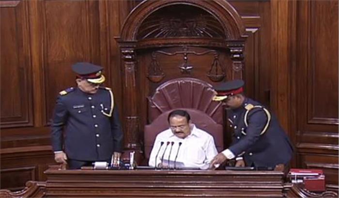 वेंकैया ने मार्शल्स की नई वर्दी पर पुनर्विचार के आदेश दिए