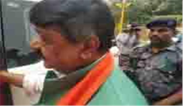 बंगाल में हत्याओं पर भाजपा प्रतिनिधिमंडल की राष्ट्रपति से दखल की मांग