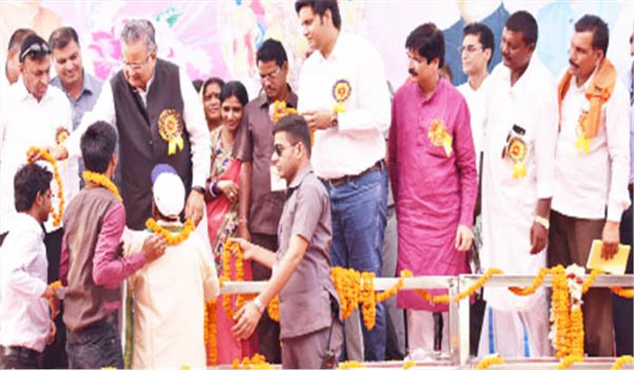 लौह शिल्प और काष्ठ शिल्प को बढ़ावा देने बनेगी व्यापक रणनीति और कार्ययोजना: रमन