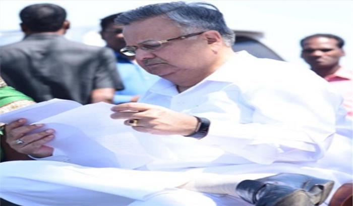 धमतरी: रमन सिंह ने पेड़ के नीचे लगाई चौपाल