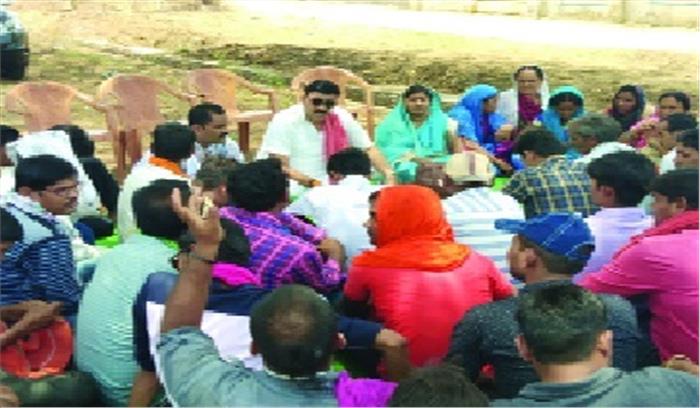 लैंकों में रोजगार का वादा झूठा निकलने पर आसपास के आधा दर्जन गांवों के लोगों ने बनाई रणनीति