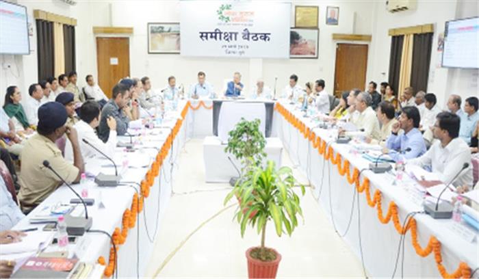 मुख्यमंत्री ने दुर्ग, बालोद, बेमेतरा जिलों के विकास कार्यों की समीक्षा की मुख्यमंत्री ने दुर्ग, बालोद, बेमेतरा जिलों के विकास कार्यों की समीक्षा की