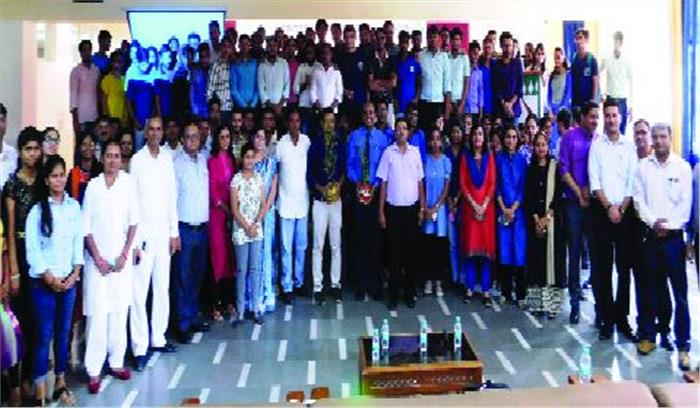 मरीज के इलाज में फार्मासिस्ट की होती है अहम भूमिका : डॉ. विकास