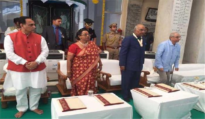 बापू के घर पहुंच कर राष्ट्रपति कोविंद और अमित शाह ने  दी श्रद्धांजलि