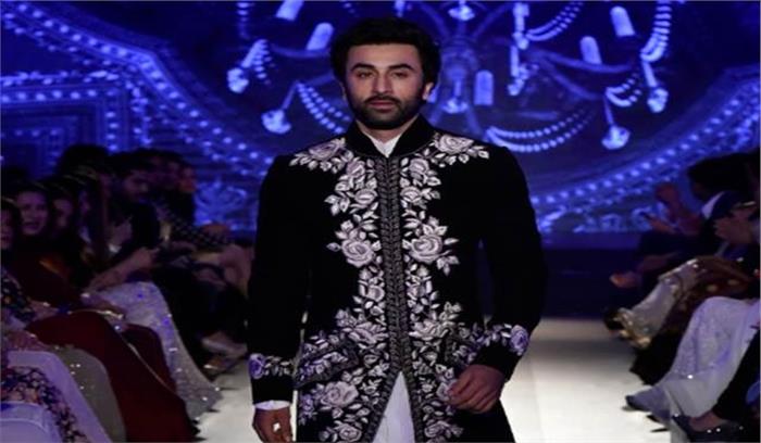 मुंबई की सड़कों पर रणबीर कपूर