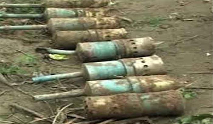 झारखंड: नक्सली इलाके से 9 देसी बम बरामद