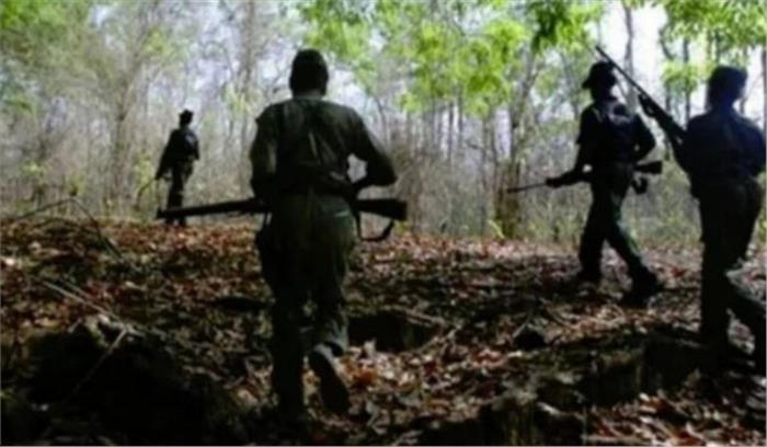झारखंड में नक्सलियों ने 2 सुरक्षाकर्मियों की हत्या की   