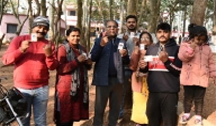 झारखंड चुनाव : तीसरे चरण का मतदान जारी, 11 बजे तक 29.44 प्रतिशत मतदान 