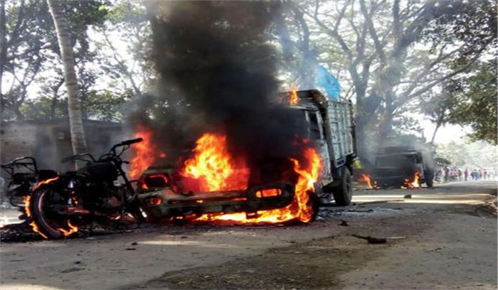 झारखंड में नक्सलियों ने 6 वाहनों को लगाई आग