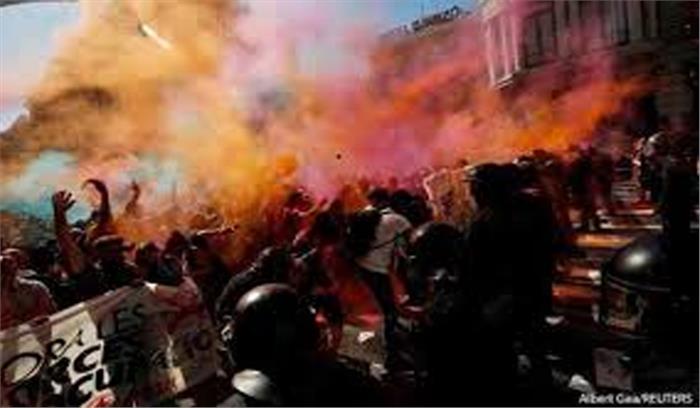 राष्ट्रपति भवन पर प्रदर्शनकारियों ने किया आत्मदाह का प्रयास