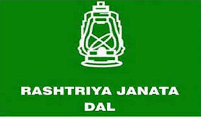 सरकार की अदूरदर्शी नीतियों के कारण हुआ मजदूरों का पलायन: मनोज झा