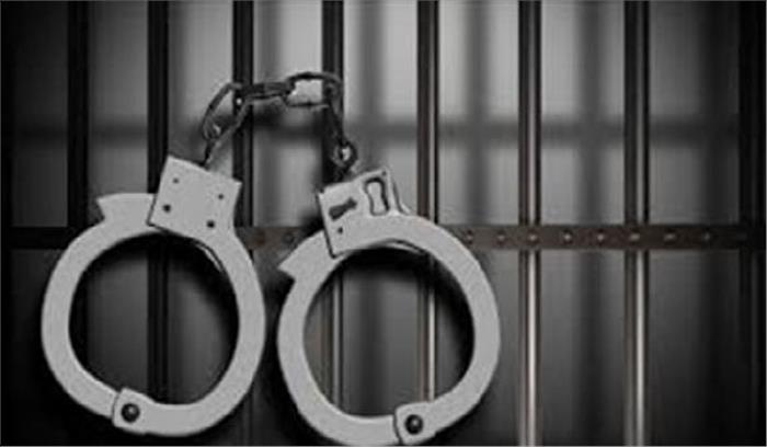 4 लाख का माल बरामद, आरोपियों को किया गिरफ्तार 