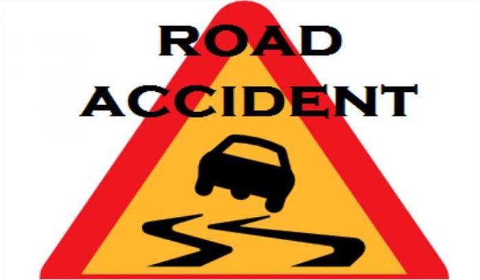 सड़क हादसे में दो लोगों की मौत
