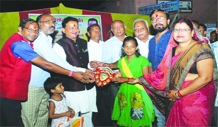 ऐसे आयोजनों से क्षेत्र में धार्मिक वातावरण निर्मित होता है संपत