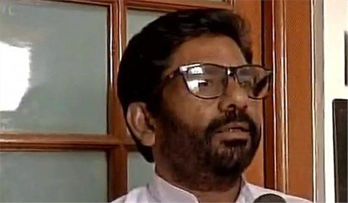 रवींद्र गायकवाड़ ने एयर इंडिया के कर्मचारी के साथ मारपीट की