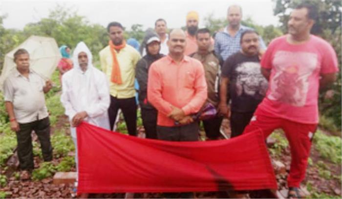 दल्लीराजहरा में 10 सूत्रीय मांगों को लेकर राजहरा विकास एवं संघर्ष समिति ने दिया धरना