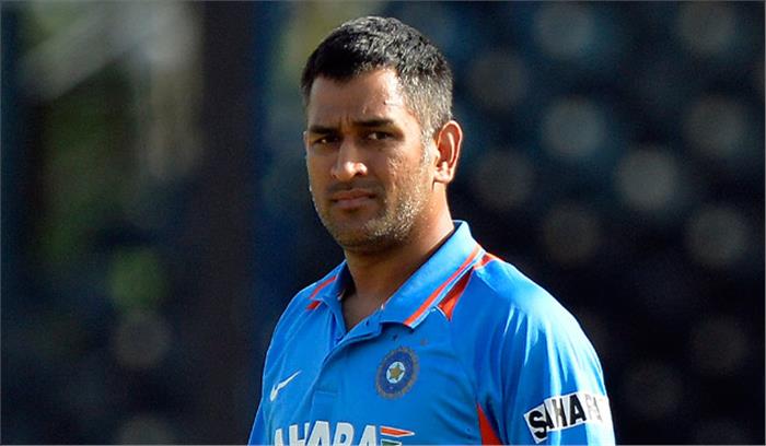 सुप्रीम कोर्ट ने धोनी के आरोप पर आम्रपाली से मांगा लेन-देन का ब्योरा सुप्रीम कोर्ट ने धोनी के आरोप पर आम्रपाली से मांगा लेन-देन का ब्योरा