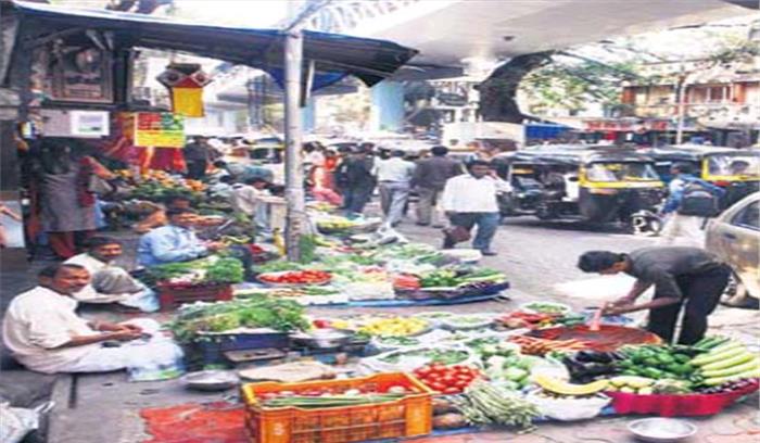 रेहड़ी पटरी वालों ने किया घेराव