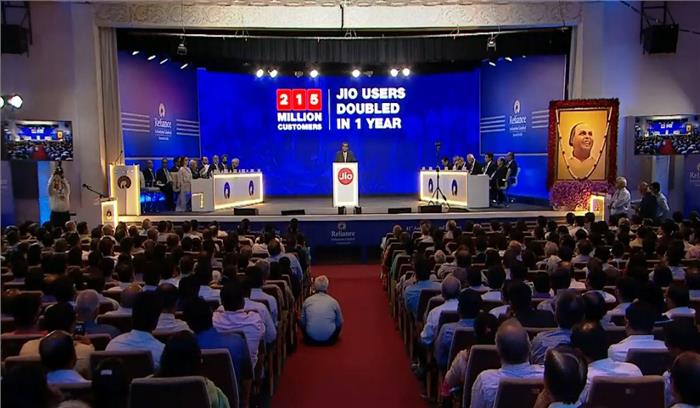 रिलायंस की 41वीं सालाना बैठक, द जियो गिगा फाइबर लॉन्च करने की घोषणा 