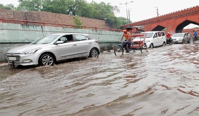 राहत के साथ परेशानी भी लाई बरसात