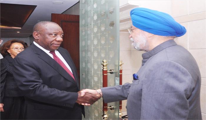 साउथ अफ्रीका के राष्ट्रपति सिरिल रामफोसा दिल्ली पहुंचे साउथ अफ्रीका के राष्ट्रपति सिरिल रामफोसा दिल्ली पहुंचे