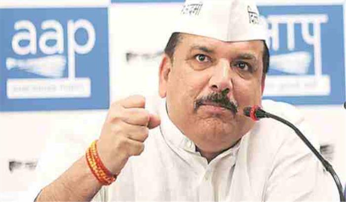 इस्तीफा दें बेसिक शिक्षा मंत्री : संजय सिंह