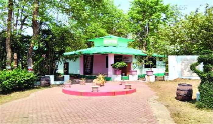 रिसोर्ट में बिजली बंद, परेशान पर्यटक