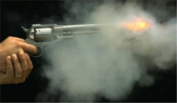 सेवानिवृत थानेदार को बदमाशों ने गोली मारी घायल करा